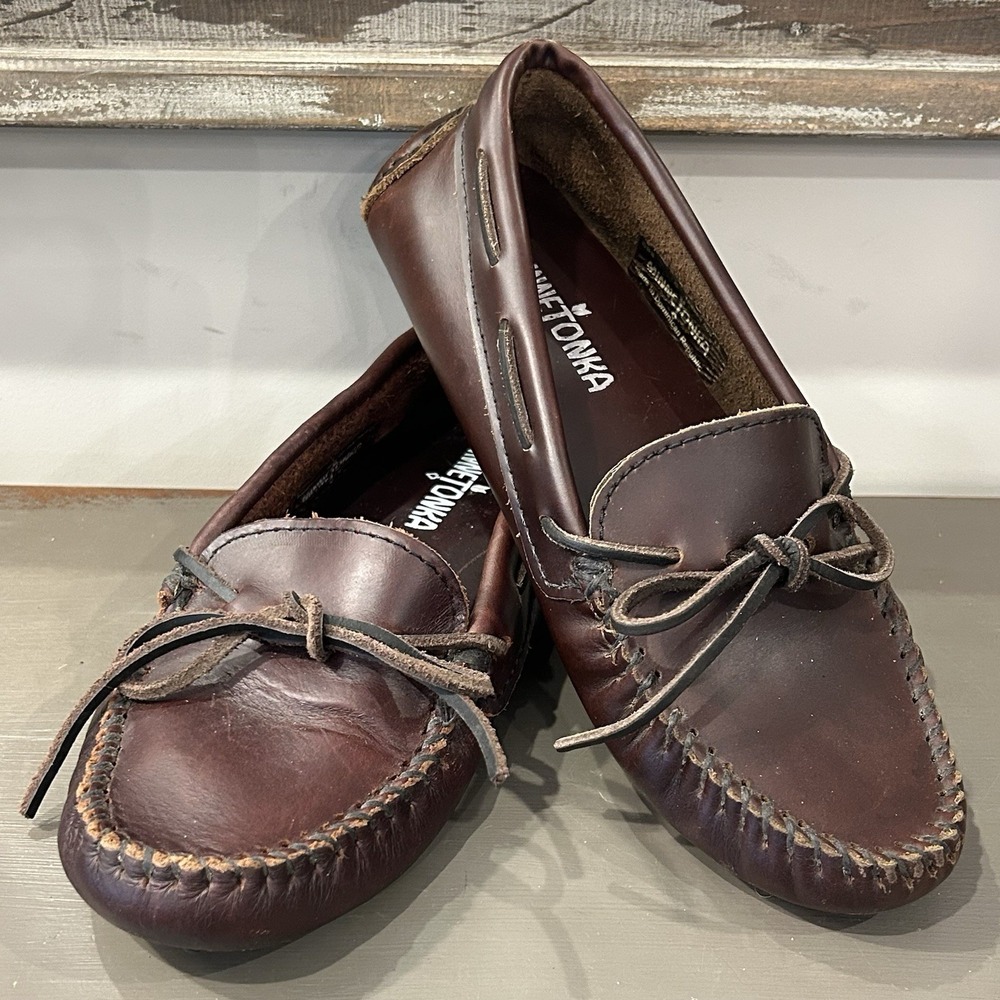 Minnetonka Women's Classic Driver Moccasins Dark Brown Size 6‎